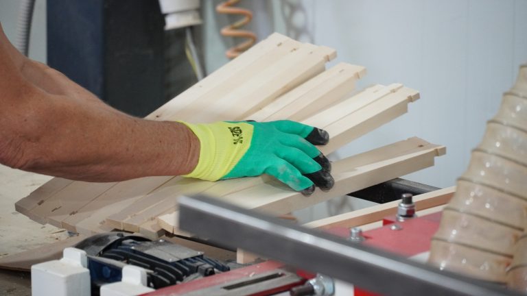Where Local Wood Meets Beekeeping — image 2