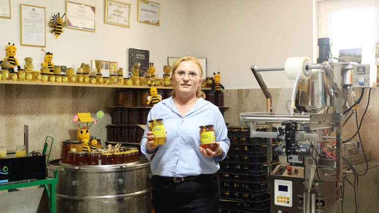 Women at the Heart of Kosovo’s Beekeeping Sector — image 4